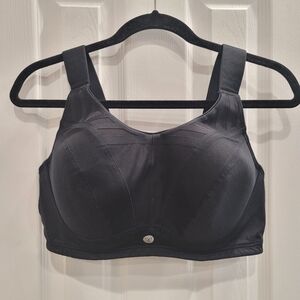 Sz 40DD Black Livi Active Molded Underwire Sports Bra